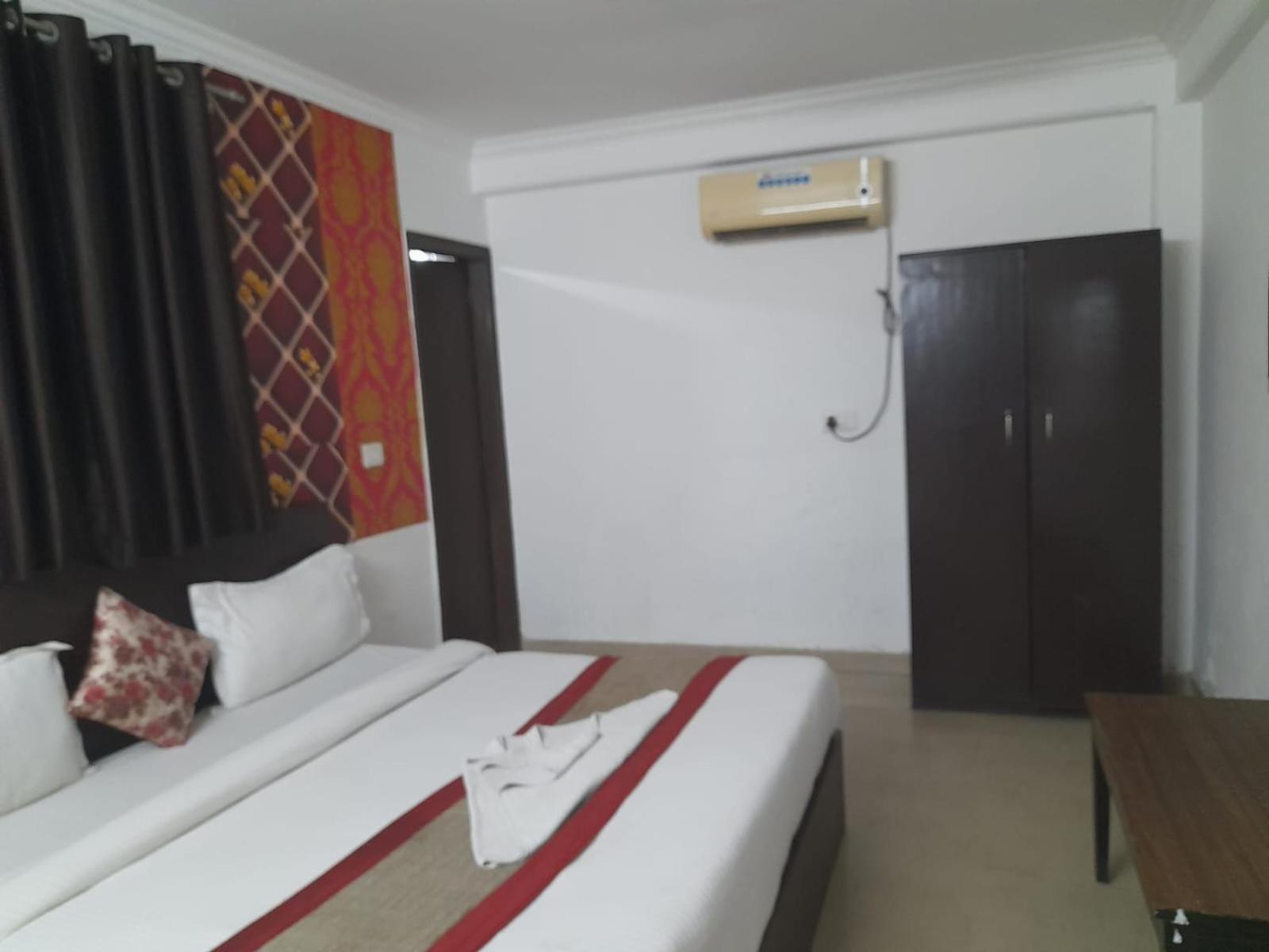 Hotel Airport Aditya Inn นิวเดลี ภายนอก รูปภาพ